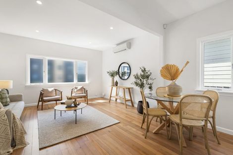 Photo of property in 2/180 Lake Road, Northcote, Auckland, 0627