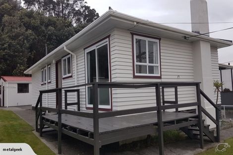 Photo of property in 19 Simons Street, Moturoa, New Plymouth, 4310