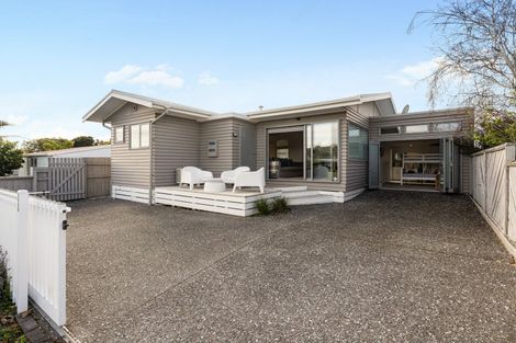 Photo of property in 220a Ocean Road, Whangamata, 3620