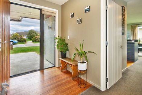 Photo of property in 7 Haddow's Place, Lake Hayes, Queenstown, 9304