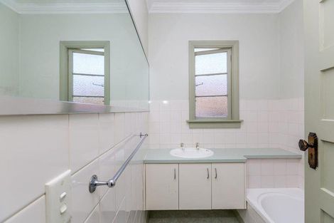 Photo of property in 17 Wallath Road, Westown, New Plymouth, 4310