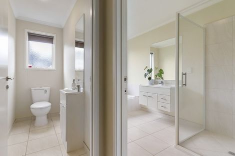 Photo of property in 100 Estuary View, Whangamata, 3620