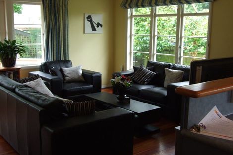 Photo of property in 37 Saint Albans Avenue, Hokowhitu, Palmerston North, 4410