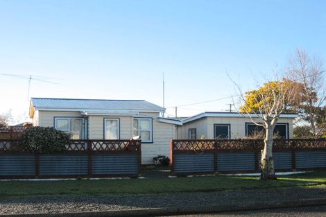 Photo of property in 1 Park Street, Winton, 9720