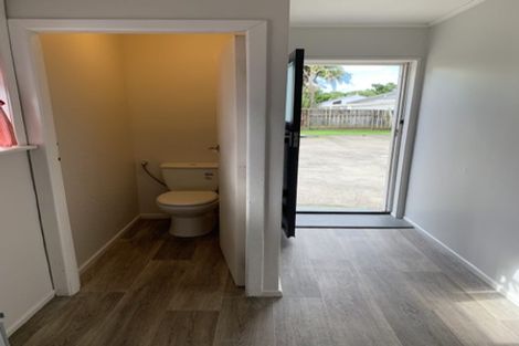 Photo of property in 9 Valdale Road, Henderson, Auckland, 0610