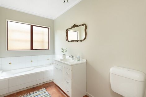 Photo of property in 1 Smylie Close, Ohauiti, Tauranga, 3112