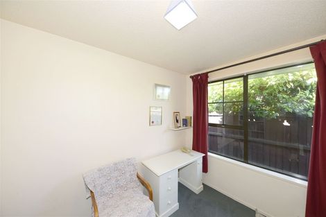 Photo of property in 2/45 Westgrove Avenue, Avonhead, Christchurch, 8042
