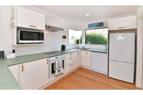 Photo of property in 2/10 Ross Crescent, Orewa, 0931