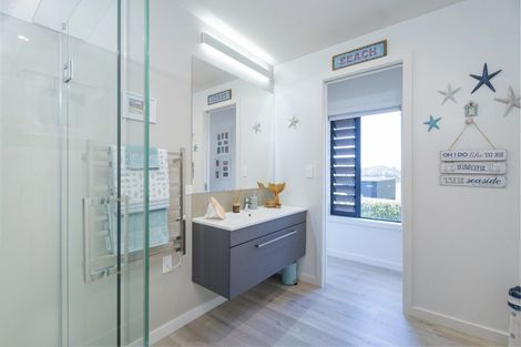 Photo of property in 36 Spikes Way, Whitianga, 3510