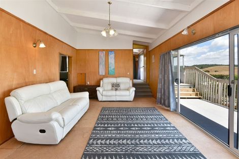 Photo of property in 31 Hammond Avenue, Hatfields Beach, Orewa, 0931