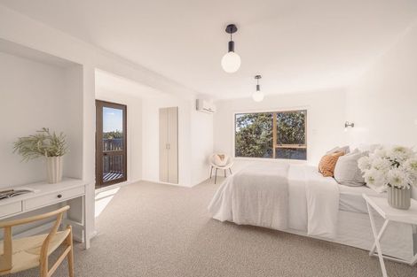 Photo of property in 240 Major Hornbrook Road, Mount Pleasant, Christchurch, 8081