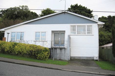 Photo of property in 14 Cotswold Crescent, Newlands, Wellington, 6037