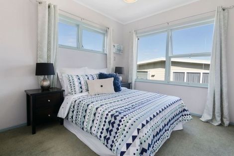 Photo of property in 1/12 Munstead Place, Hillcrest, Auckland, 0627