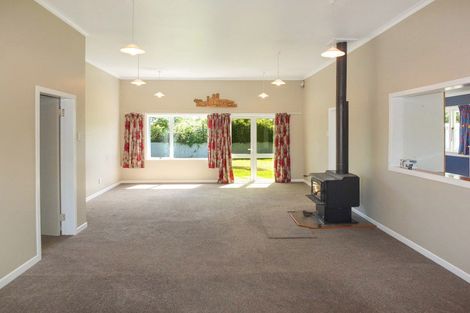 Photo of property in 67 Avenue Road, Foxton, 4814