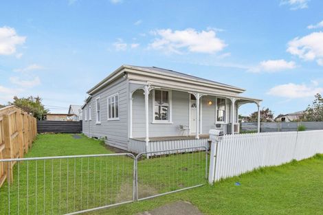 Photo of property in 83 Hinau Street, Castlecliff, Whanganui, 4501