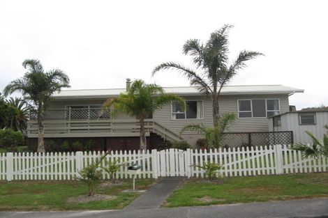 Photo of property in 27a Zealandia Road, Manly, Whangaparaoa, 0930