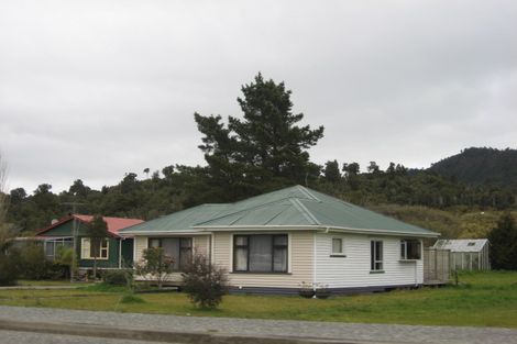 Photo of property in 647 Seven Mile Road, Runanga, 7803