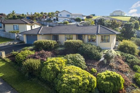 Photo of property in 20 Te Kauri Place, Helensville, 0800