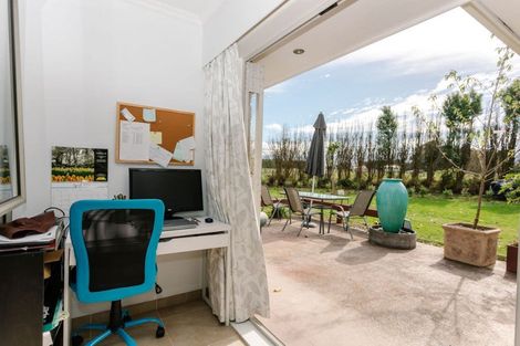 Photo of property in 47 Laws Road, Dannevirke, 4972