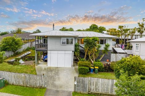 Photo of property in 57 Chislehurst Street, Henderson, Auckland, 0612