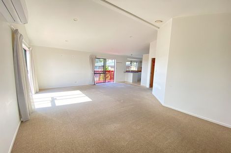 Photo of property in 1/76 Target Road, Totara Vale, Auckland, 0629