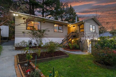 Photo of property in 27 Fenchurch Grove, Stokes Valley, Lower Hutt, 5019