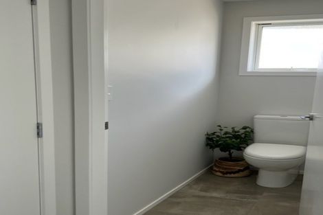 Photo of property in 28 Feist Street, Carterton, 5713