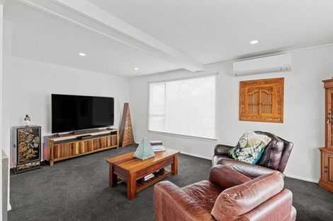 Photo of property in 9 Meads Place, Bulls, 4818