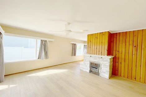 Photo of property in 35 Exmouth Road, Northcote, Auckland, 0627