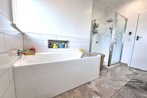 Photo of property in 21 Colin Grove, Hutt Central, Lower Hutt, 5010