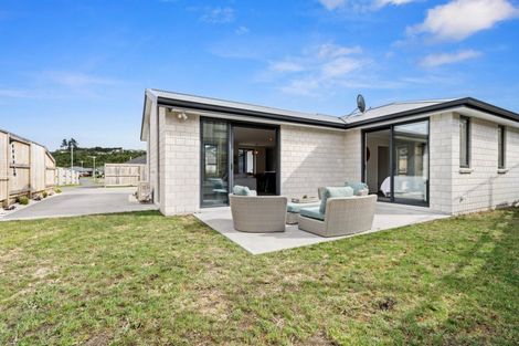 Photo of property in 17 Whakaturou Crescent, Pyes Pa, Tauranga, 3112