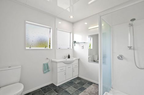 Photo of property in 26 Heta Road, Highlands Park, New Plymouth, 4312