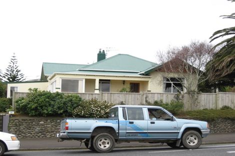 Photo of property in 25 Mangorei Road, Strandon, New Plymouth, 4312