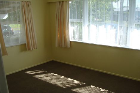 Photo of property in 43 Walworth Avenue, Pakuranga Heights, Auckland, 2010