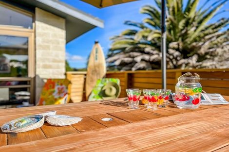 Photo of property in 1 Freyberg Crescent, Waikanae Beach, Waikanae, 5036