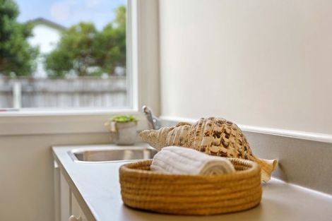 Photo of property in 55 Ngapaki Street, Waikanae Beach, Waikanae, 5036