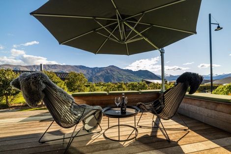 Photo of property in 12 Kereru Crescent, Wanaka, 9305