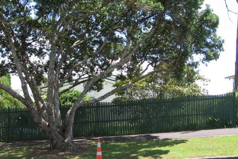 Photo of property in 35 Gilfillan Street, Blockhouse Bay, Auckland, 0600
