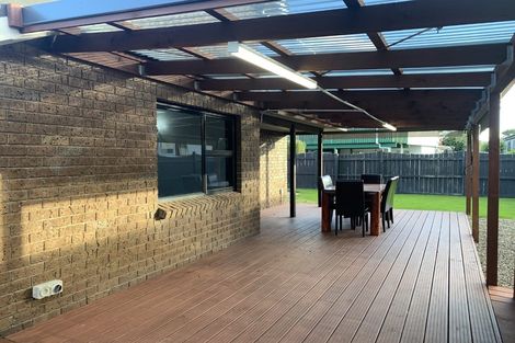 Photo of property in 1/16 Frank Evans Place, Henderson, Auckland, 0610