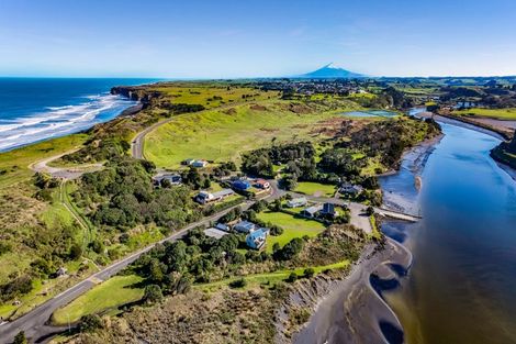 Photo of property in 9 Beach Road, Patea, 4520