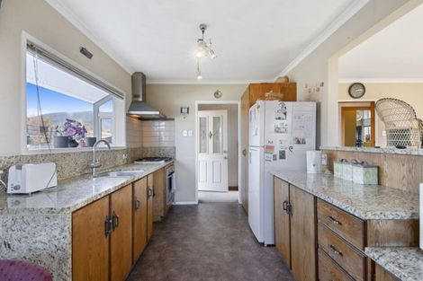 Photo of property in 27 Te Rangitautahanga Road, Turangi, 3334