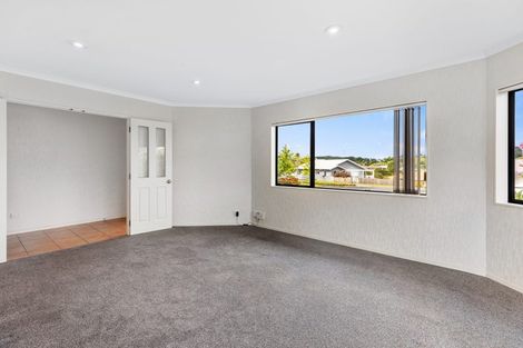 Photo of property in 27 Lysaght Place, Welcome Bay, Tauranga, 3112