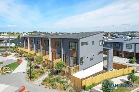 Photo of property in 1 Heketara Way, Massey, Auckland, 0614