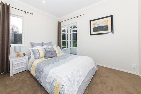 Photo of property in 53a Woodglen Road, Glen Eden, Auckland, 0602