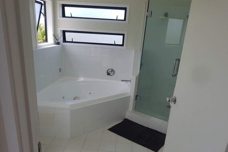 Photo of property in 1/13 Sylvan Park Avenue, Milford, Auckland, 0620