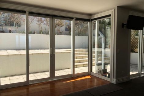 Photo of property in 5 Moeller Street, Mount Victoria, Wellington, 6011