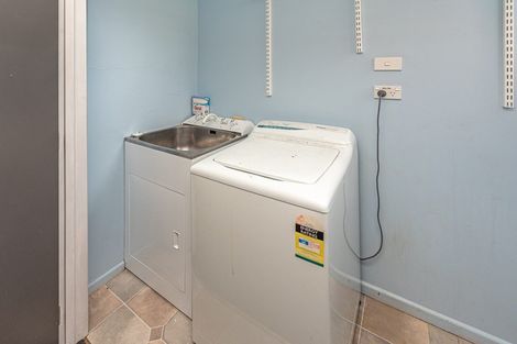 Photo of property in 19 Selwyn Crescent, College Estate, Whanganui, 4500