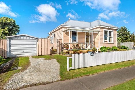 Photo of property in 16 Queens Road, Elgin, Gisborne, 4010