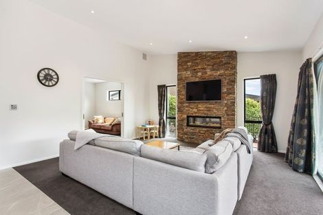 Photo of property in 1 Vista Place, Huntsbury, Christchurch, 8022