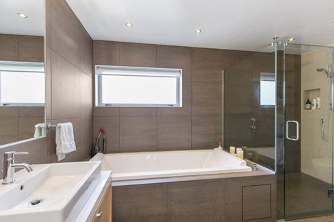 Photo of property in Montreaux Apartments, 10i/164 The Terrace, Wellington Central, Wellington, 6011